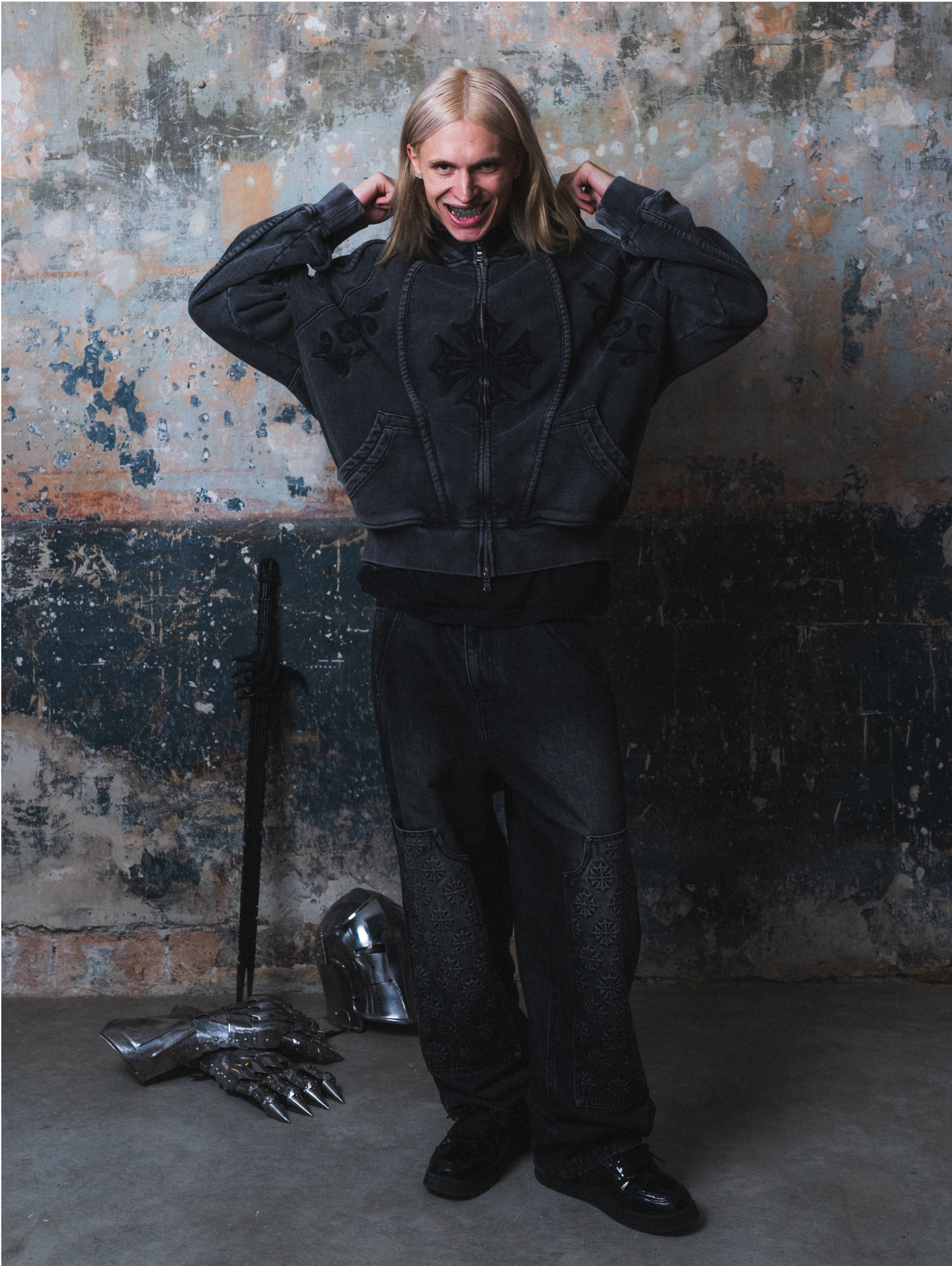 Holy Phantom (Black )